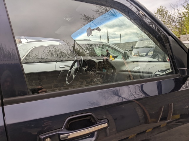 Скло передньої правої двері MR436974 MITSUBISHI