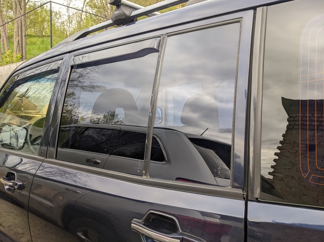 Скло заднє ліве MR436981 MITSUBISHI