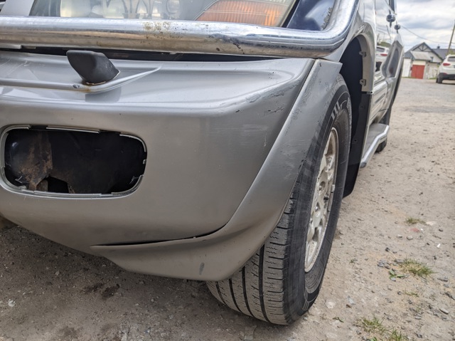 Молдинг бампера переднього, лівий MR520215 MITSUBISHI