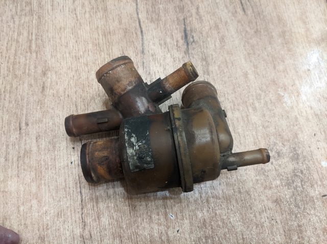 Блок термостата PEL500310 LAND ROVER