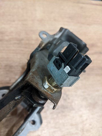 Жабка стопів UH7166490 MAZDA