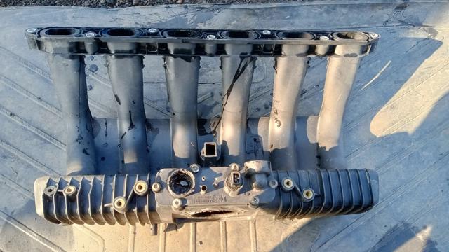 Колектор впускний 11611427618 BMW
