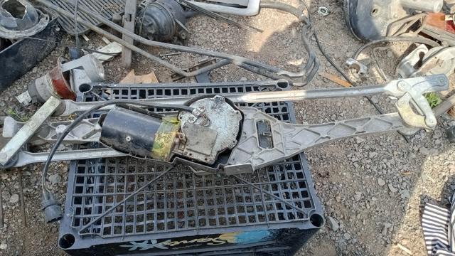 Двигун склоочисника лобового скла (трапеції) 1378650 BMW