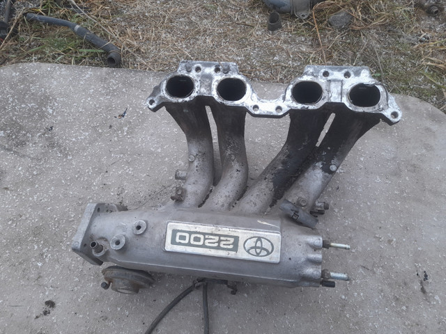 Колектор впускний 1712028140 TOYOTA