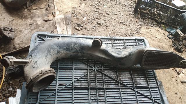 Повітрозабірник повітряного фільтра 2247911 BMW
