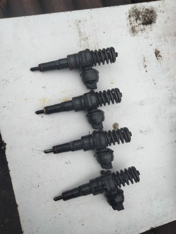 Форсунка інжектора 38130073 VAG