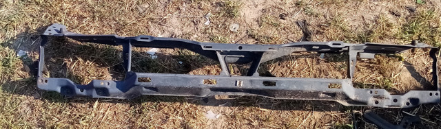 Буфер бампера переднього Volkswagen Passat B3, B4