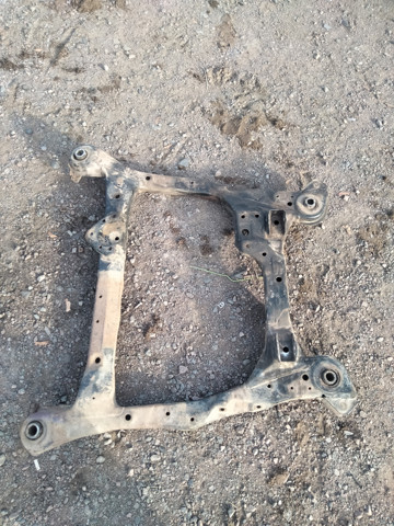 Передня балка Тойота Камрі VII