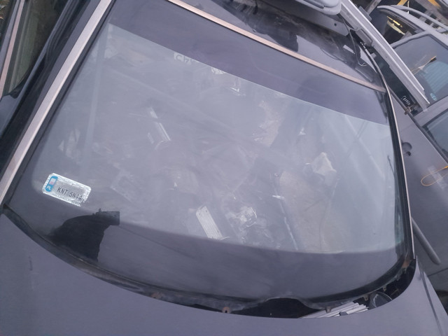 Вікно вітрове Mercedes E
