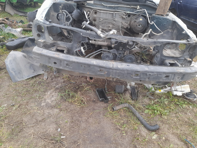 Шина бампера переднього Nissan Primera