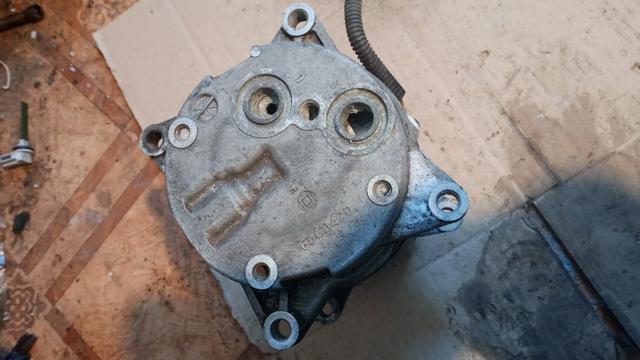 Компресор кліматичної установки 7700273320 RENAULT