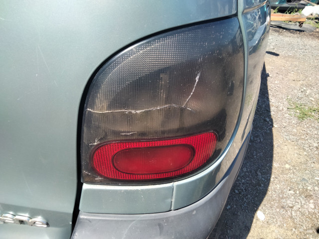 Задній правий стоп 8200474327 RENAULT