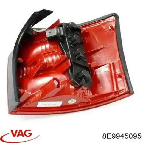 Задня ліва фара 8E9945095 VAG