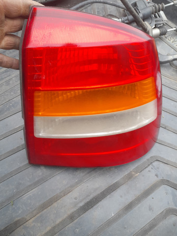 Задній правий стоп 90521544 OPEL