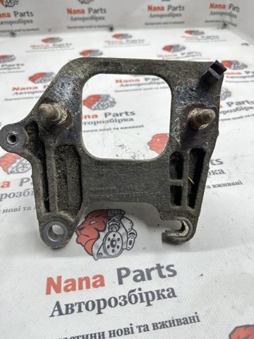 Кронштейн подушки КПП 112228161R RENAULT