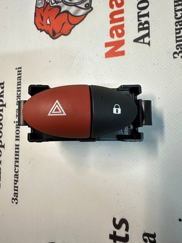 Кнопка аварійки Renault Master 3