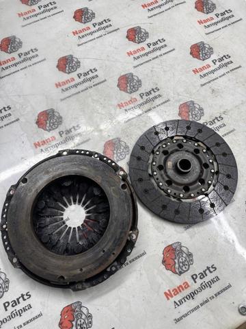 Комплект зчеплення  302052965R RENAULT