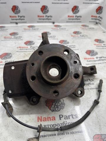 Цапфа поворотна права 400144570R RENAULT