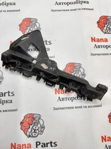 Кронштейн кріплення бампера переднього правий 622204446R RENAULT