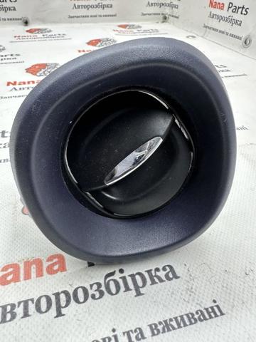 Решітка вентиляції салону на "торпедо", ліва 687601310R RENAULT