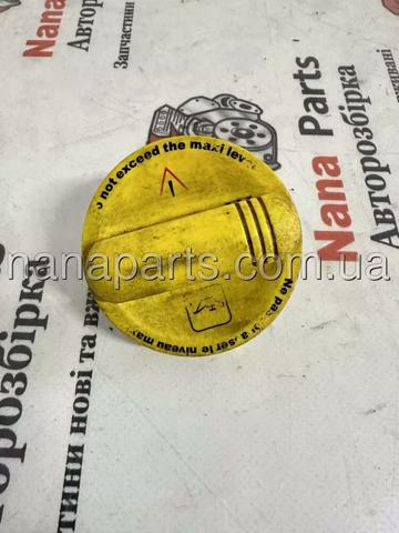 Кришка маслозаливной горловини 7701066086 RENAULT