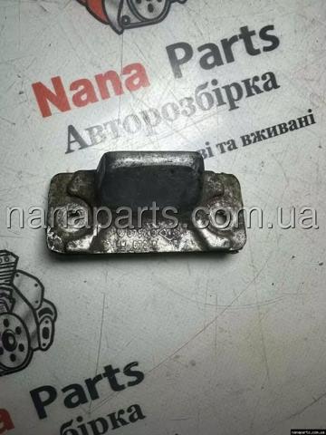 Обмежувач зсувних дверей, верхній на кузові 8200075740 RENAULT