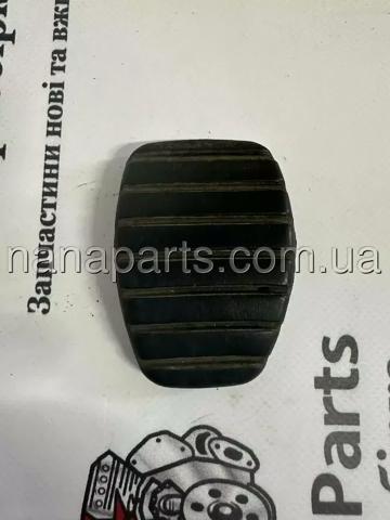 Накладка педалі зчеплення 8200183752 RENAULT