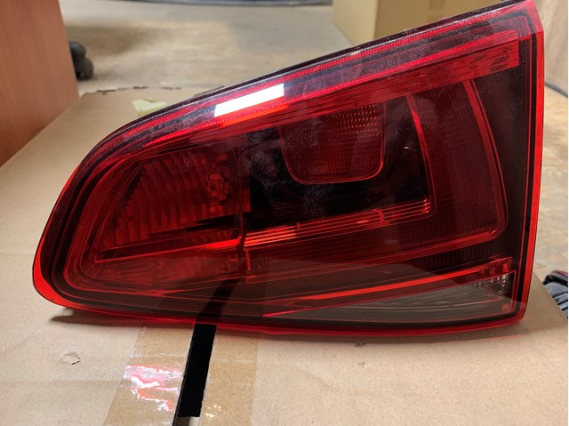 Фара задня права внутрішня 5GM945094A VAG