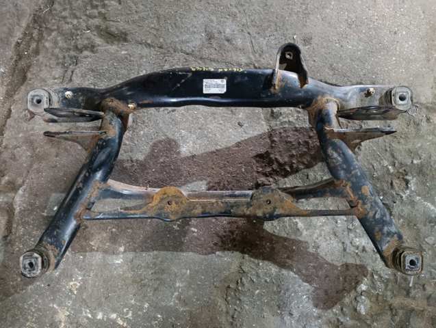 Балка задньої підвіски поперечна 5N0505235L VAG