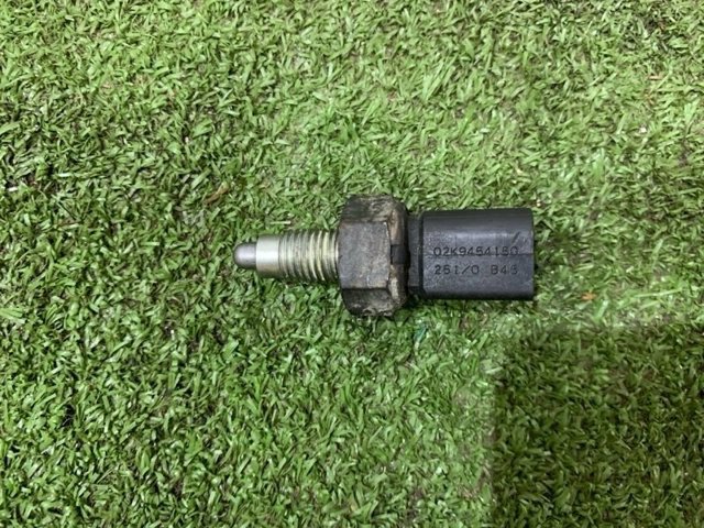 Датчик заднього ходу Volkswagen Passat B6