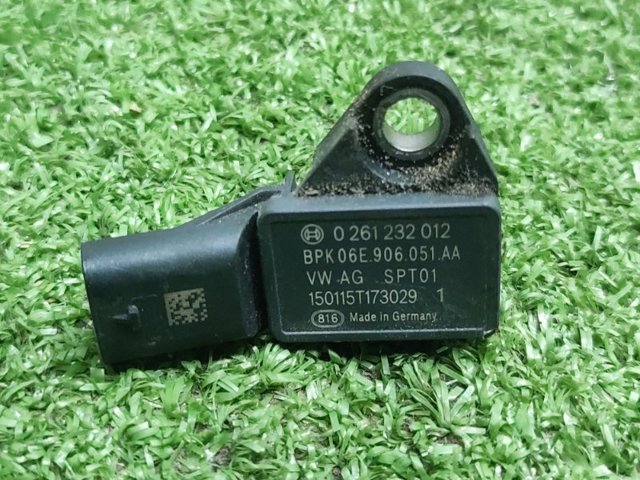 Датчик тиску наддуву (датчик нагнітання повітря в турбіну) 06E906051AA VAG