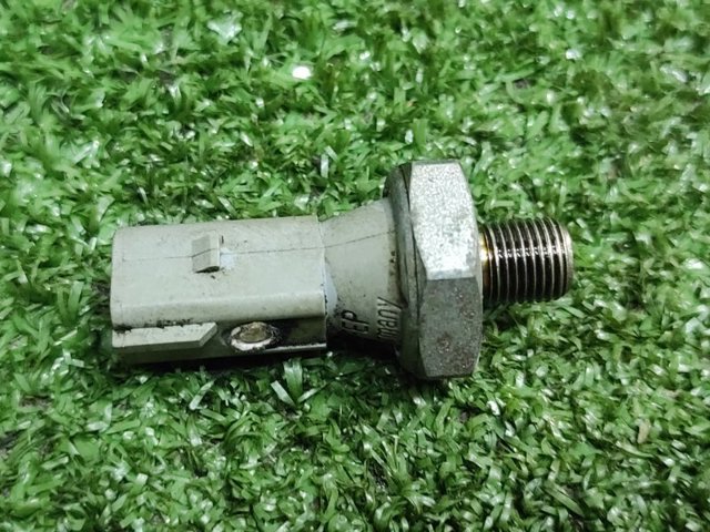 Датчик показника тиску масла 06E919081E VAG