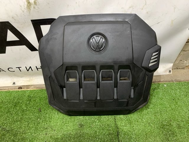 Кришка двигуна декоративна 06K103925BN VAG