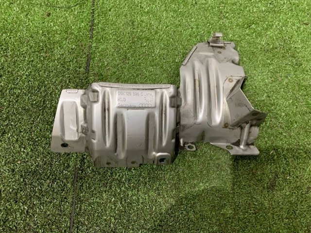 Кришка випускного колектора 06K129596C VAG