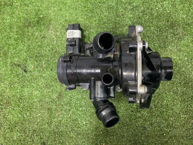 Помпа водяна, корпус 06L121012A VAG