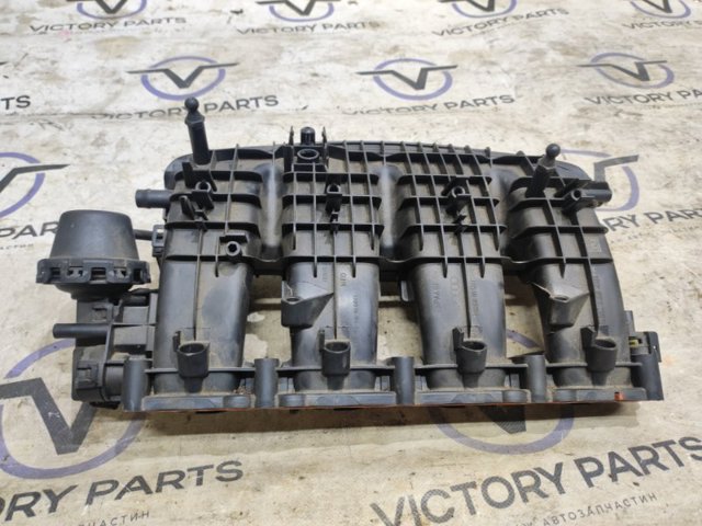 Колектор впускний 06L133201FA VAG