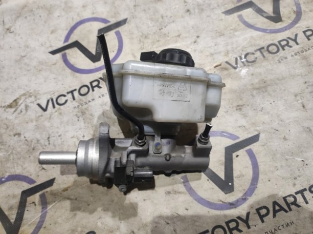 Бачок головного гальмівного циліндру Фольксваген Пассат B7