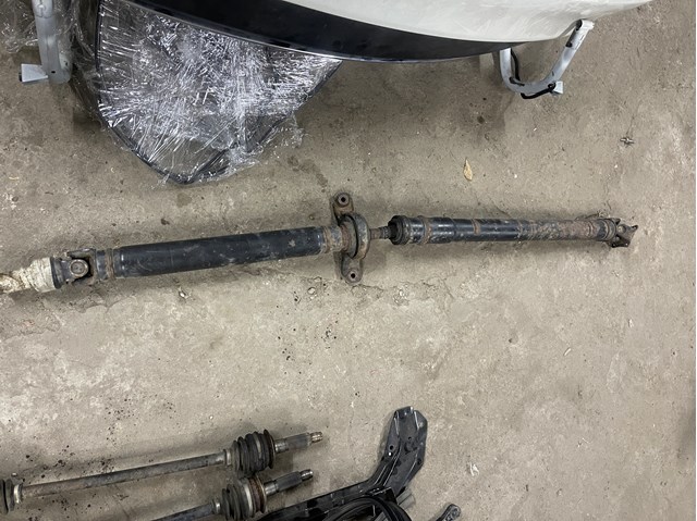 Вал карданний задній 27111FG020 SUBARU