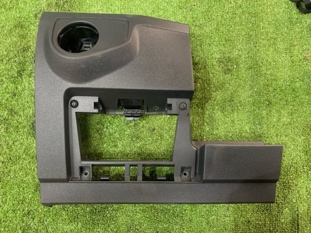 Панель передня "торпедо", нижня частина 3CN858365B82V VAG