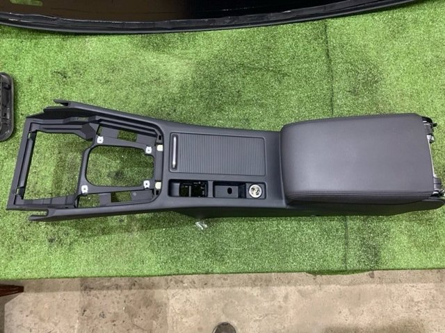 Консоль центральна панелі керування 3G1863241C81U VAG