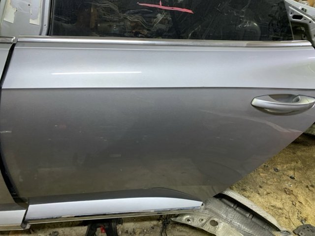 Двері задні 3G8833055N VAG