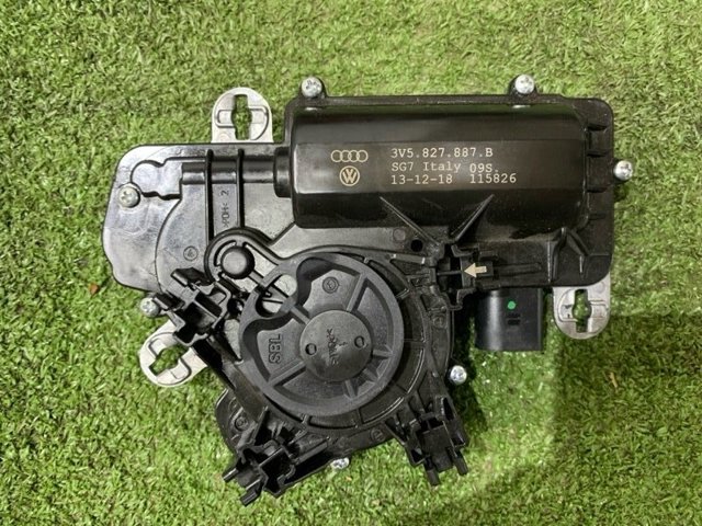 Актуатор замка багажника (задніх дверей) 3V5827887B VAG