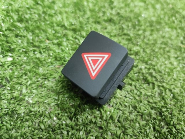 Кнопка включення аварійної сигналізації 4G09415095PR VAG