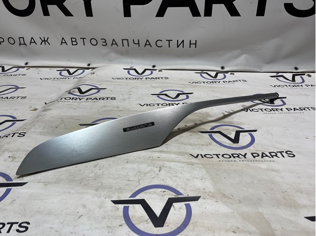 Молдинг (накладка) приладової панелі "торпедо", центральний 4G1853190 VAG