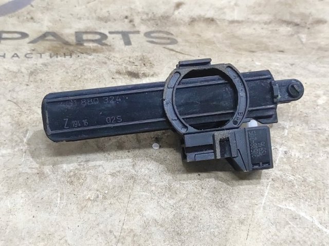 Амортизатор кришки бардачка 4G1880324 VAG