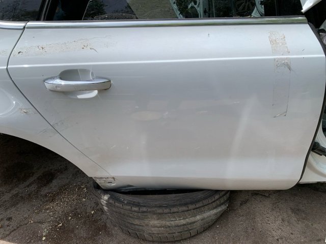 Двері задні, праві 4G8833052A VAG