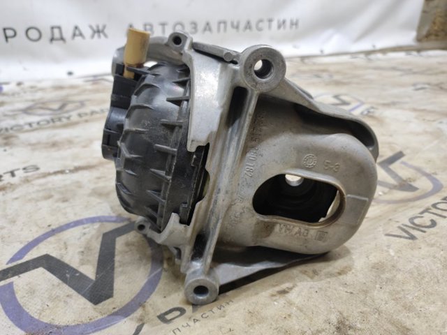 Подушка (опора) двигуна, ліва 4M0199371FE VAG