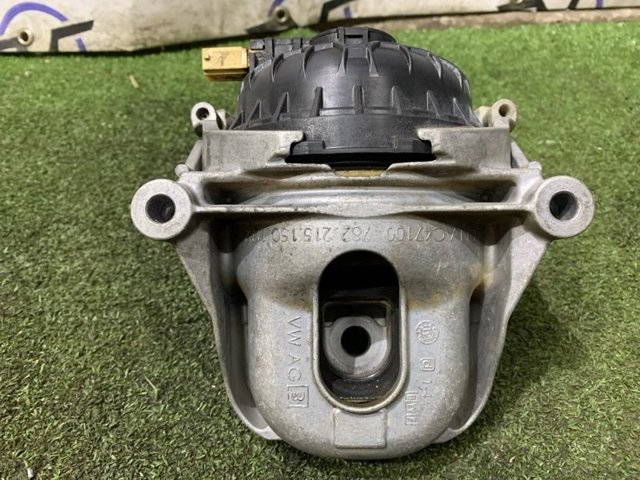 Права подушка двигуна 4M0199372B VAG