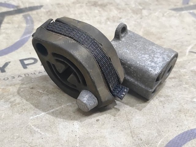 Кронштейн кріплення глушника 4M0253147C VAG