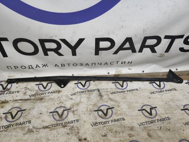 Розтяжка заднього моста 4M0803228 VAG